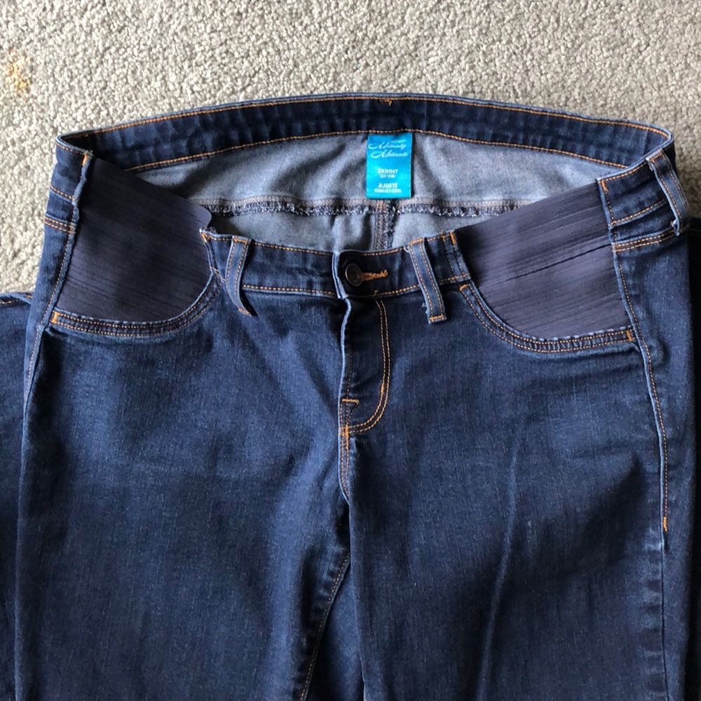 Old Navy Maternity blue jeans